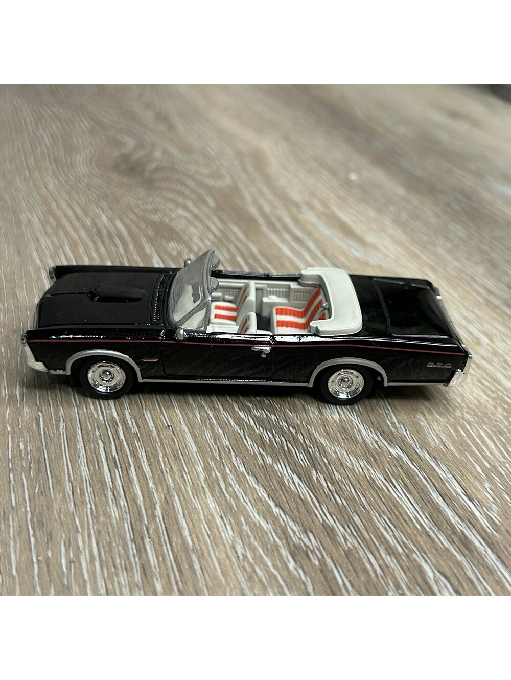 New Ray 1966 Pontiac GTO Convertible 1:43 Diecast Car Black